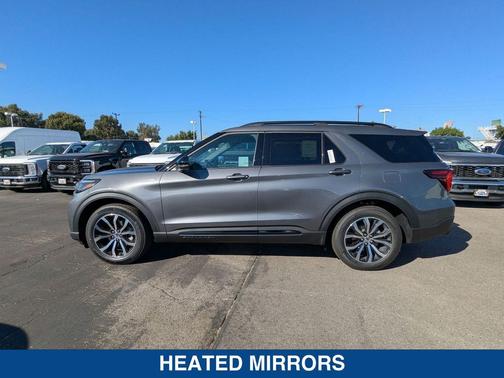2025 Ford Explorer ST Line