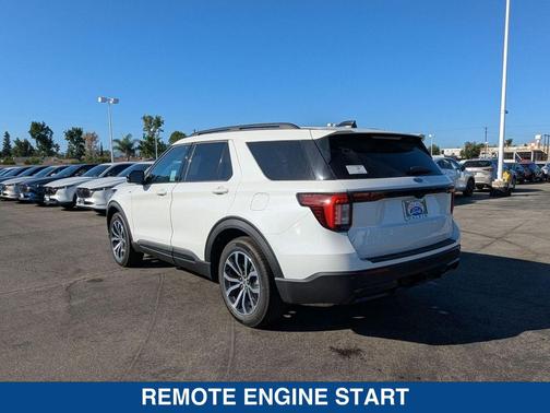2025 Ford Explorer ST Line