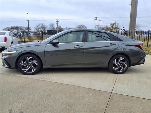 2025 Hyundai ELANTRA SEL Convenience