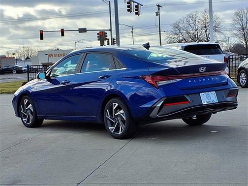 2024 Hyundai ELANTRA Limited
