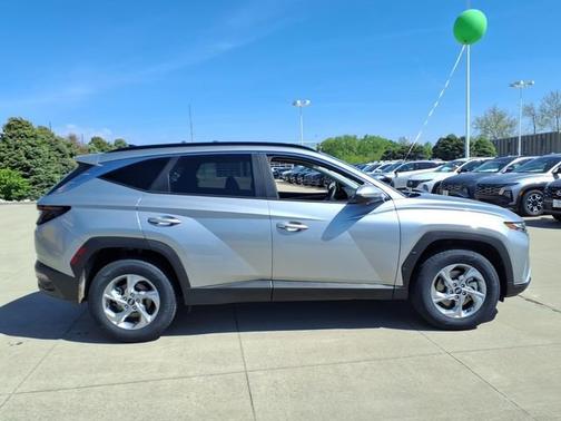 Silver 2022 Hyundai TUCSON SEL