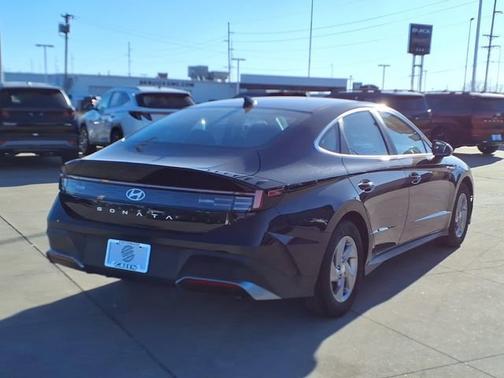 2025 Hyundai SONATA SE