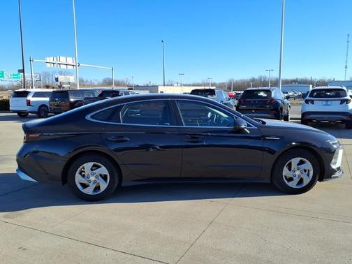 2025 Hyundai SONATA SE