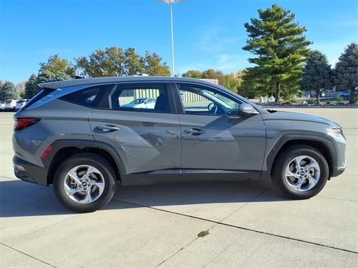 2024 Hyundai TUCSON SE