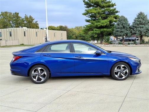 2023 Hyundai ELANTRA Limited