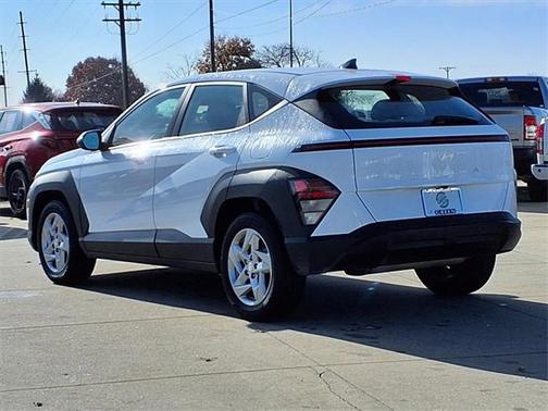 2024 Hyundai KONA SE