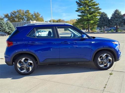 2024 Hyundai VENUE SEL