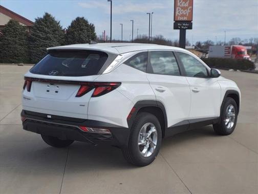 2024 Hyundai TUCSON SE