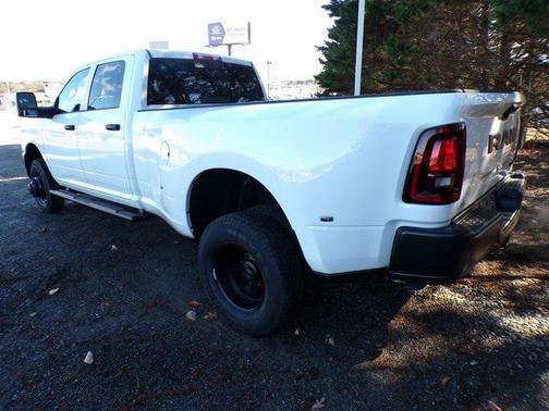 2026 RAM 3500 Tradesman Crew Cab 4x4 8' Box