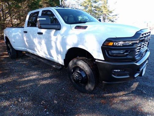 2026 RAM 3500 Tradesman Crew Cab 4x4 8' Box