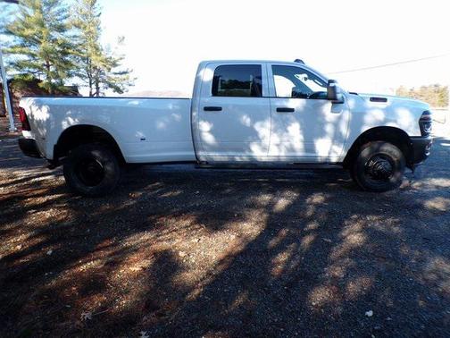 2026 RAM 3500 Tradesman Crew Cab 4x4 8' Box