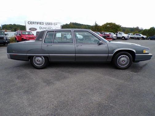 1989 Cadillac Fleetwood Base