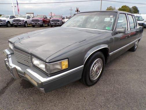 1989 Cadillac Fleetwood Base