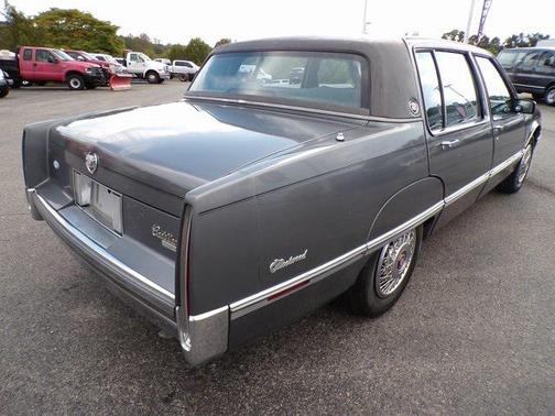 1989 Cadillac Fleetwood Base