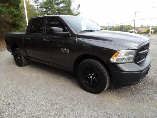Granite Crystal Metallic Clearcoat 2018 RAM 1500 Tradesman