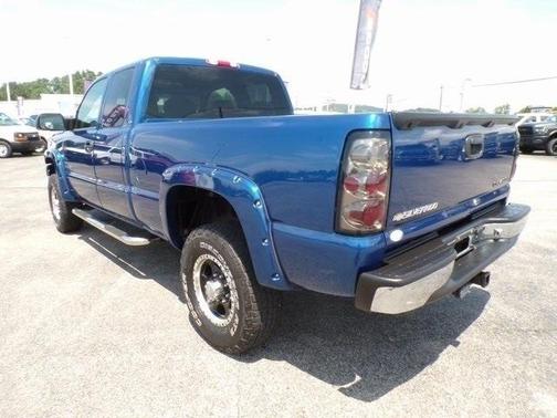 2003 Chevrolet Silverado 2500 LS H/D Extended Cab