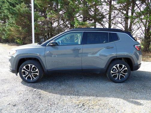 Sting-Gray Clearcoat 2022 Jeep Compass Limited