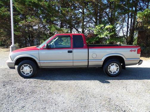 Apple Red 1998 GMC Sonoma SLS