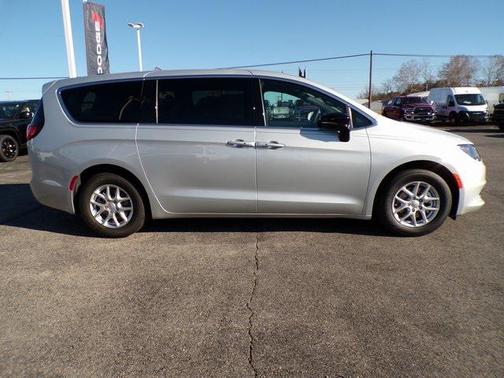 2026 Chrysler Voyager LX