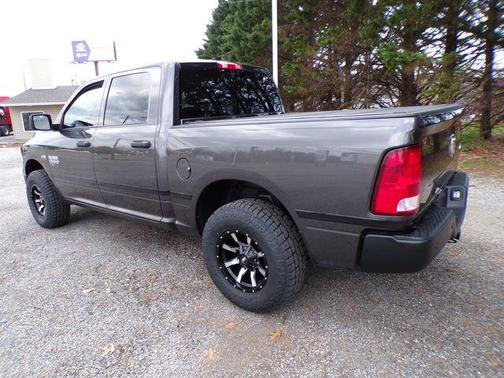 Granite Crystal Metallic Clearcoat 2019 RAM 1500 Tradesman