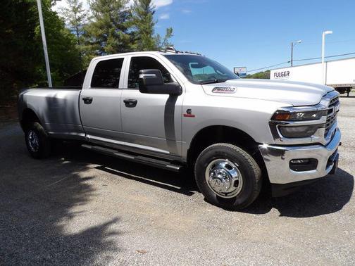 Silver Zynith 2026 RAM 3500 Tradesman Crew Cab 4x4 8' Box