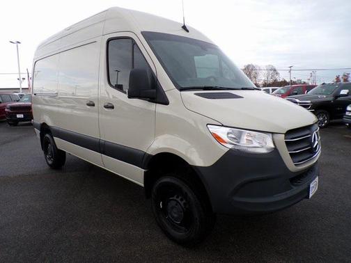 2024 Mercedes-Benz Sprinter 2500 Cargo 144 WB