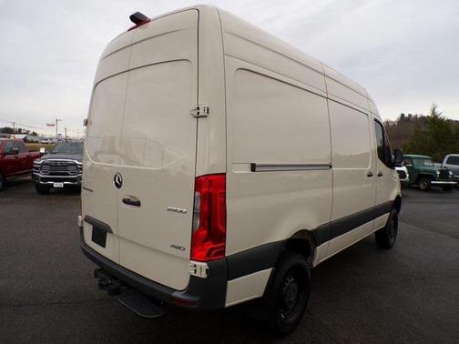 2024 Mercedes-Benz Sprinter 2500 Cargo 144 WB