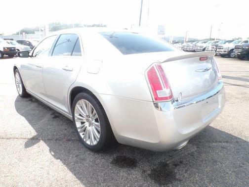 2011 Chrysler 300C Base