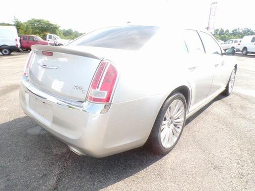 2011 Chrysler 300C Base