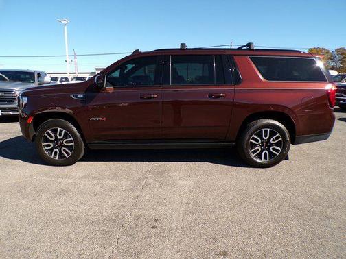 2023 GMC Yukon XL 4WD AT4