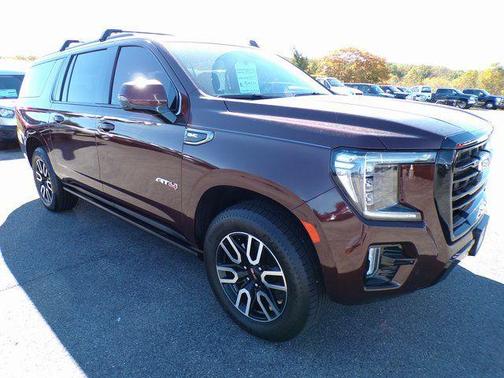 2023 GMC Yukon XL 4WD AT4
