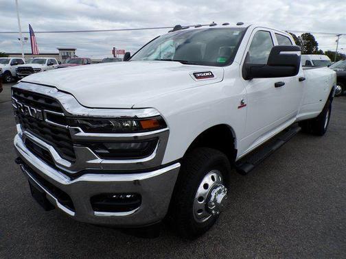 Bright White Clearcoat 2026 RAM 3500 Tradesman