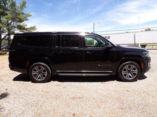 Diamond Black Crystal Pearlcoat 2024 Jeep Wagoneer L Series II 4x4