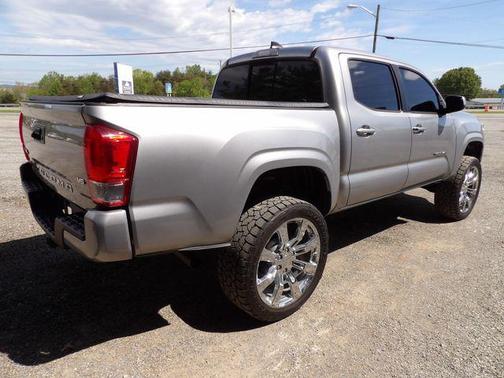 2016 Toyota Tacoma SR