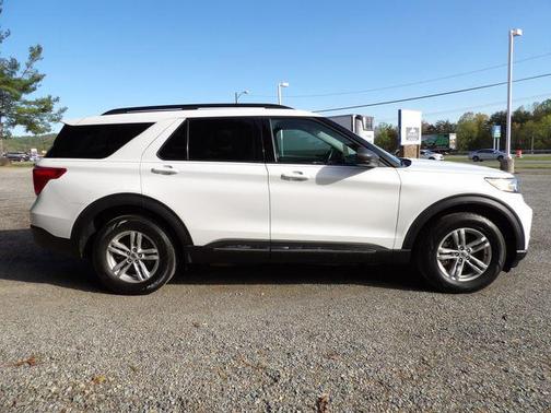 Black Metallic 2021 Ford Explorer XLT