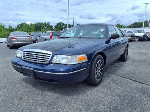 2004 Ford Crown Victoria LX