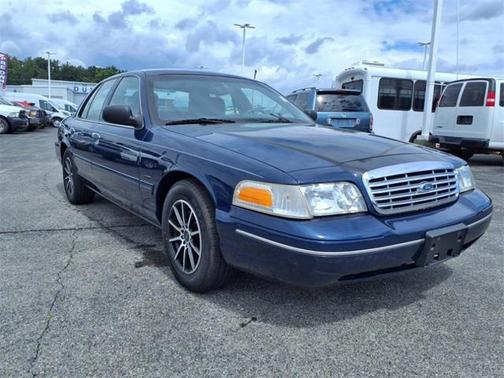 2004 Ford Crown Victoria LX