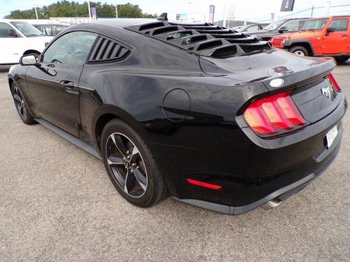 2021 Ford Mustang EcoBoost