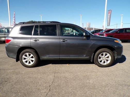 2011 Toyota Highlander SE