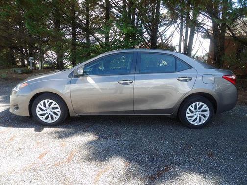 Gray Metallic 2017 Toyota Corolla LE