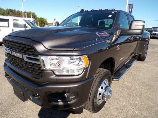 2024 RAM 3500 Big Horn Crew Cab 4x4 8' Box