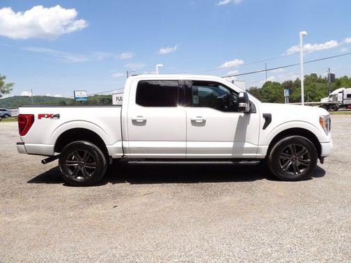Oxford White 2022 Ford F-150 XLT