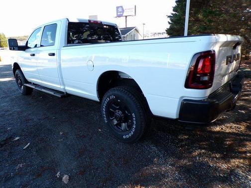 2026 RAM 3500 Tradesman Crew Cab 4x4 8' Box
