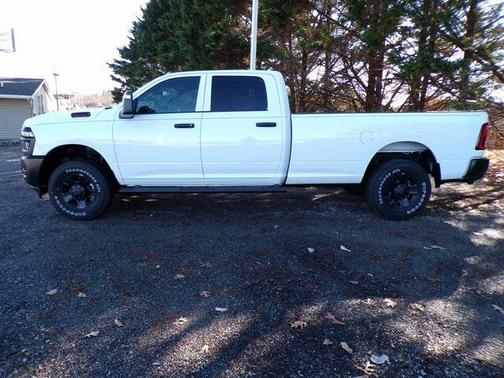 2026 RAM 3500 Tradesman Crew Cab 4x4 8' Box