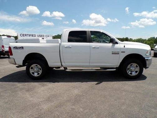 2017 RAM 2500 SLT Crew Cab 4x4 6'4' Box