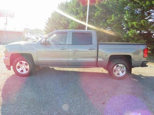 Pepperdust Metallic 2017 Chevrolet Silverado 1500 2LT