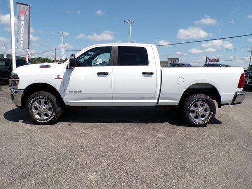 2025 RAM 2500 Big Horn Crew Cab 4x4 6'4' Box