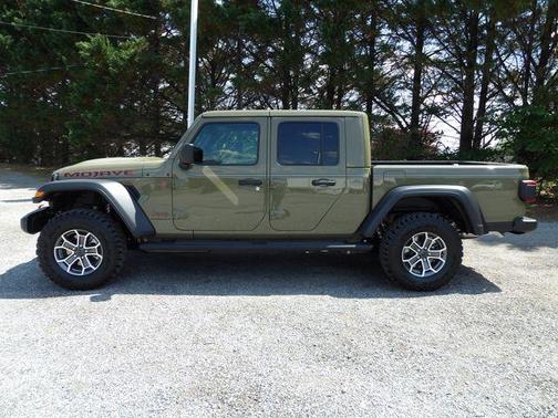 41 2026 Jeep Gladiator Mojave 4x4