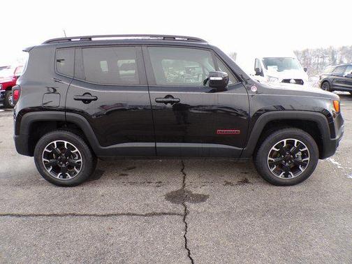 2023 Jeep Renegade Trailhawk