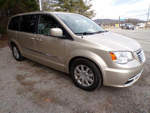 2013 Chrysler Town & Country Touring